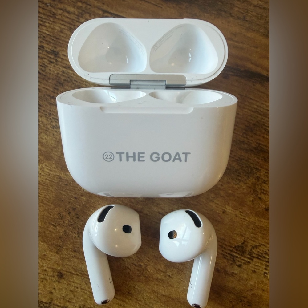 AirPods 4